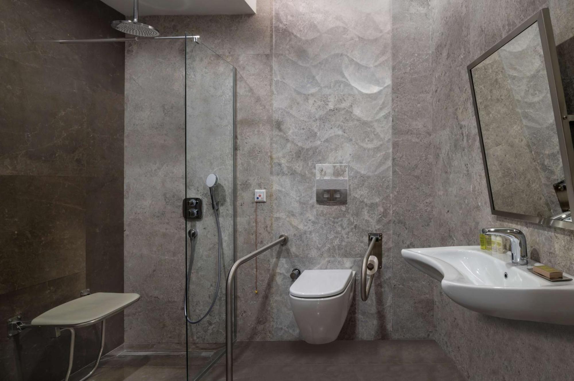 Hotel Doubletree By Hilton Manisa Exterior foto