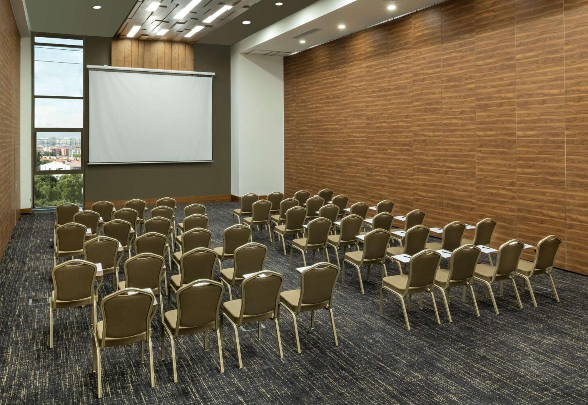 Hotel Doubletree By Hilton Manisa Exterior foto