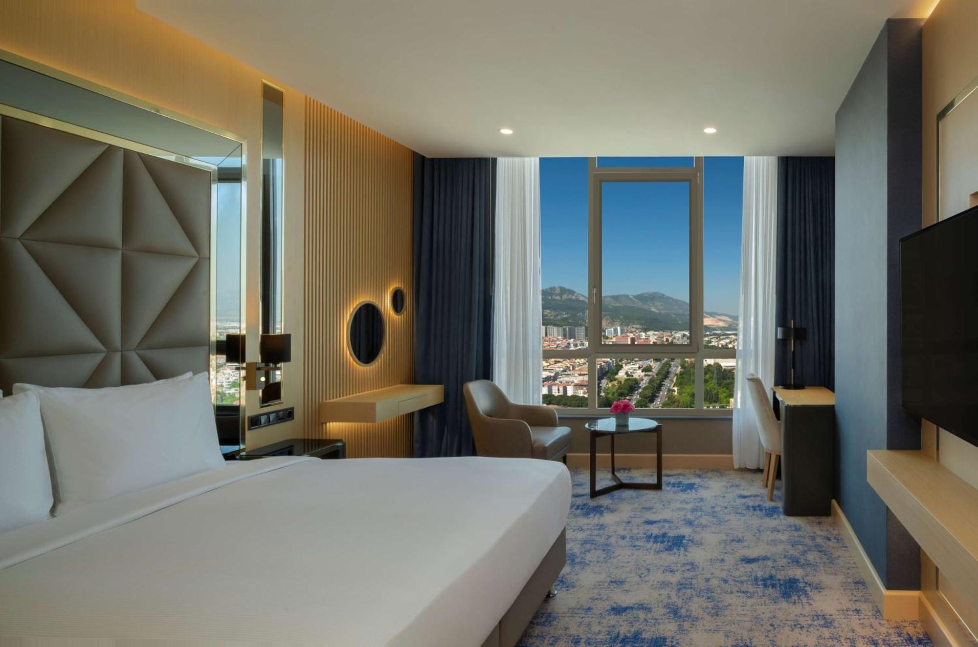 Hotel Doubletree By Hilton Manisa Exterior foto
