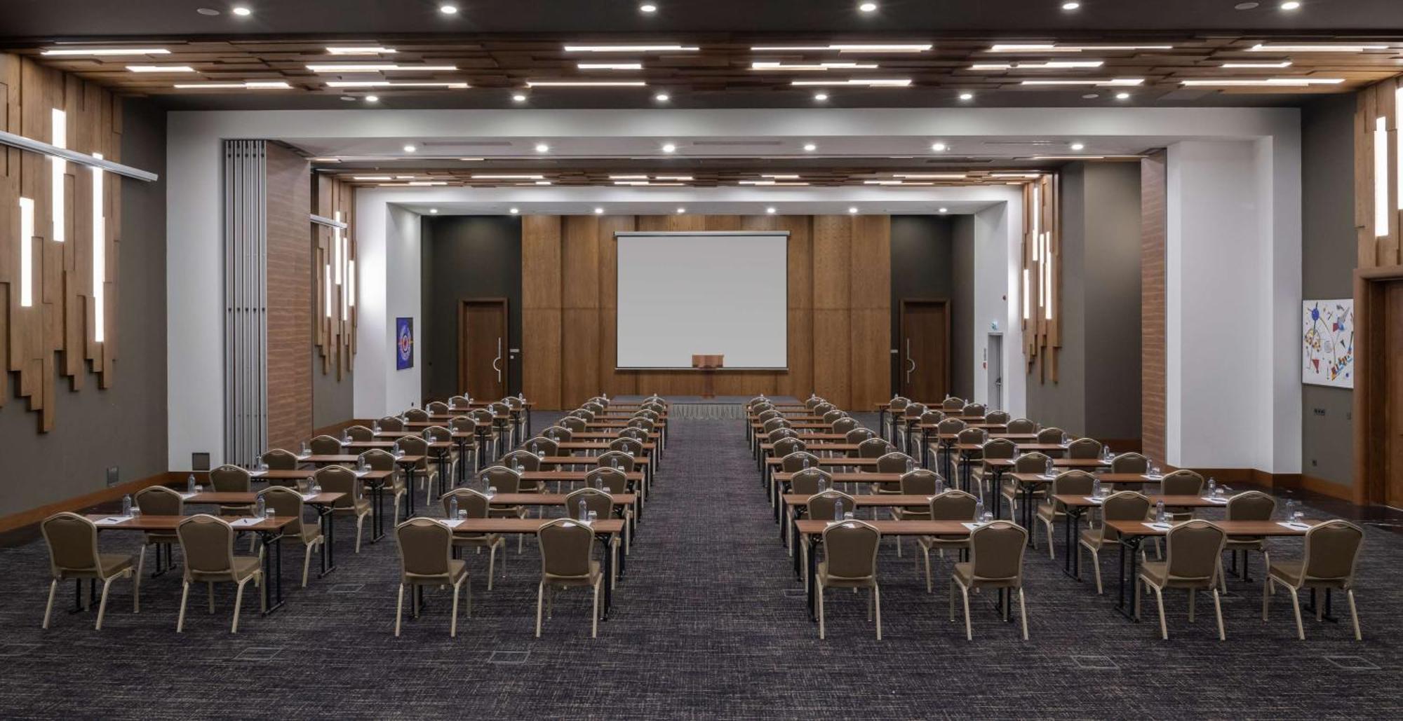 Hotel Doubletree By Hilton Manisa Exterior foto
